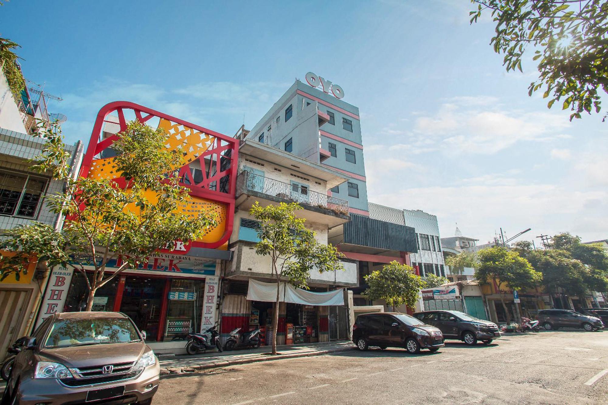 Hotel O Genteng Near Genteng Market Formerly Uno Hotel スラバヤ エクステリア 写真